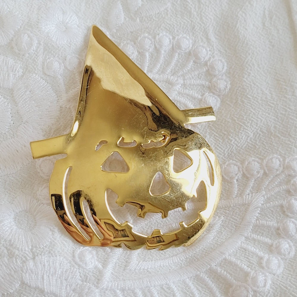Vtg Pumpkin Brooch Gold Tone Witch Hat Jack O Lantern Halloween Spooky 21739